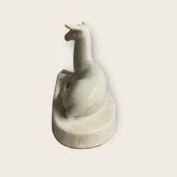 Jean van Dongen, biche en faïence craquelée