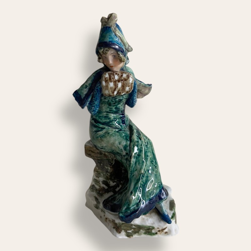 The Elegant Woman With The Muff, Figurine By Van Den Streaten. Aloys